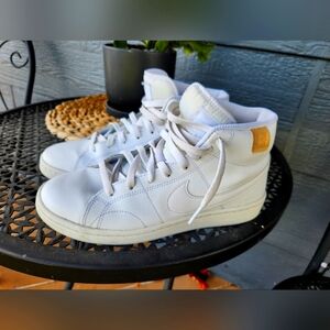 Women's Court Royale 2 High Top Sneaker